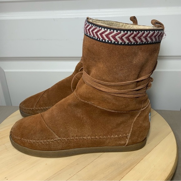Toms Suede Leather Fleeced Moccasin Boots Rusty Brown Sz 8 Fleece Lining Native - Picture 6 of 16